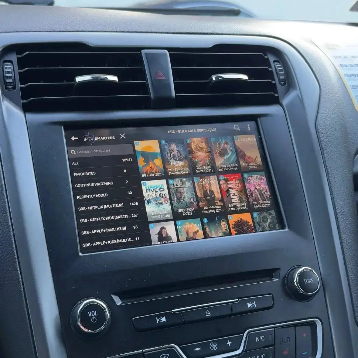 Филми, Телевизия и YouTube в Колата, 5в1 CarPlay и Android Auto Адаптер PERGLOT Bulgaria