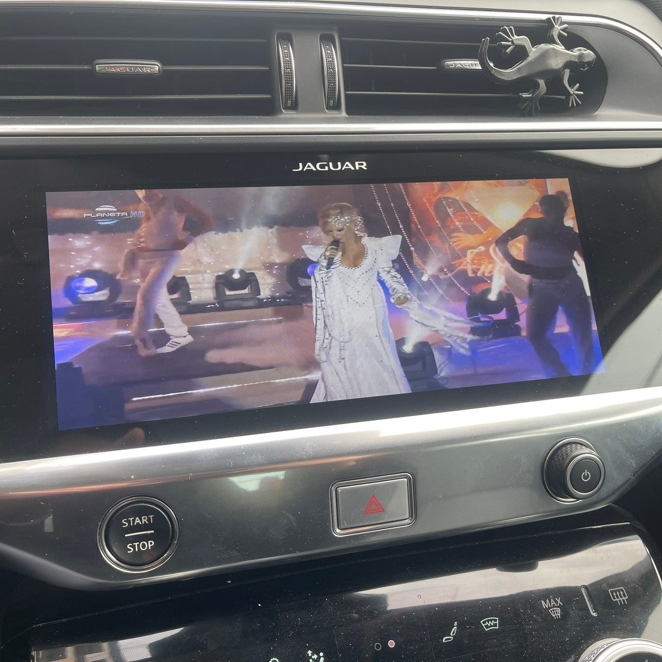 Film, TV e YouTube in auto, Adattatore Auto CarPlay e Android 5C1