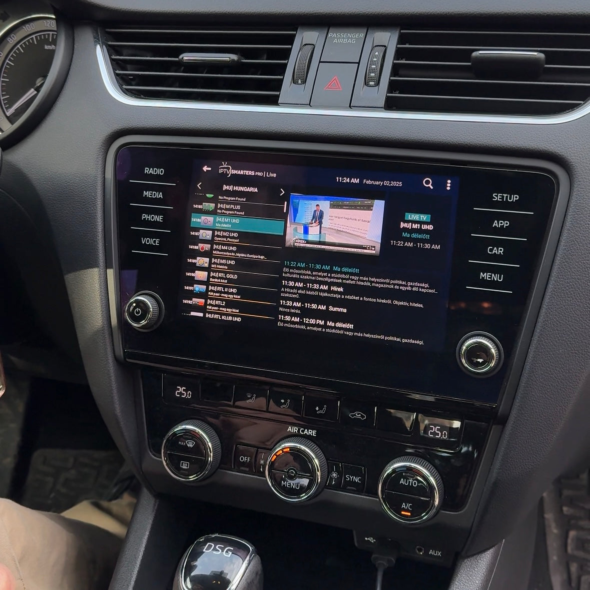 Film, TV e YouTube in auto, Adattatore Auto CarPlay e Android 5C1