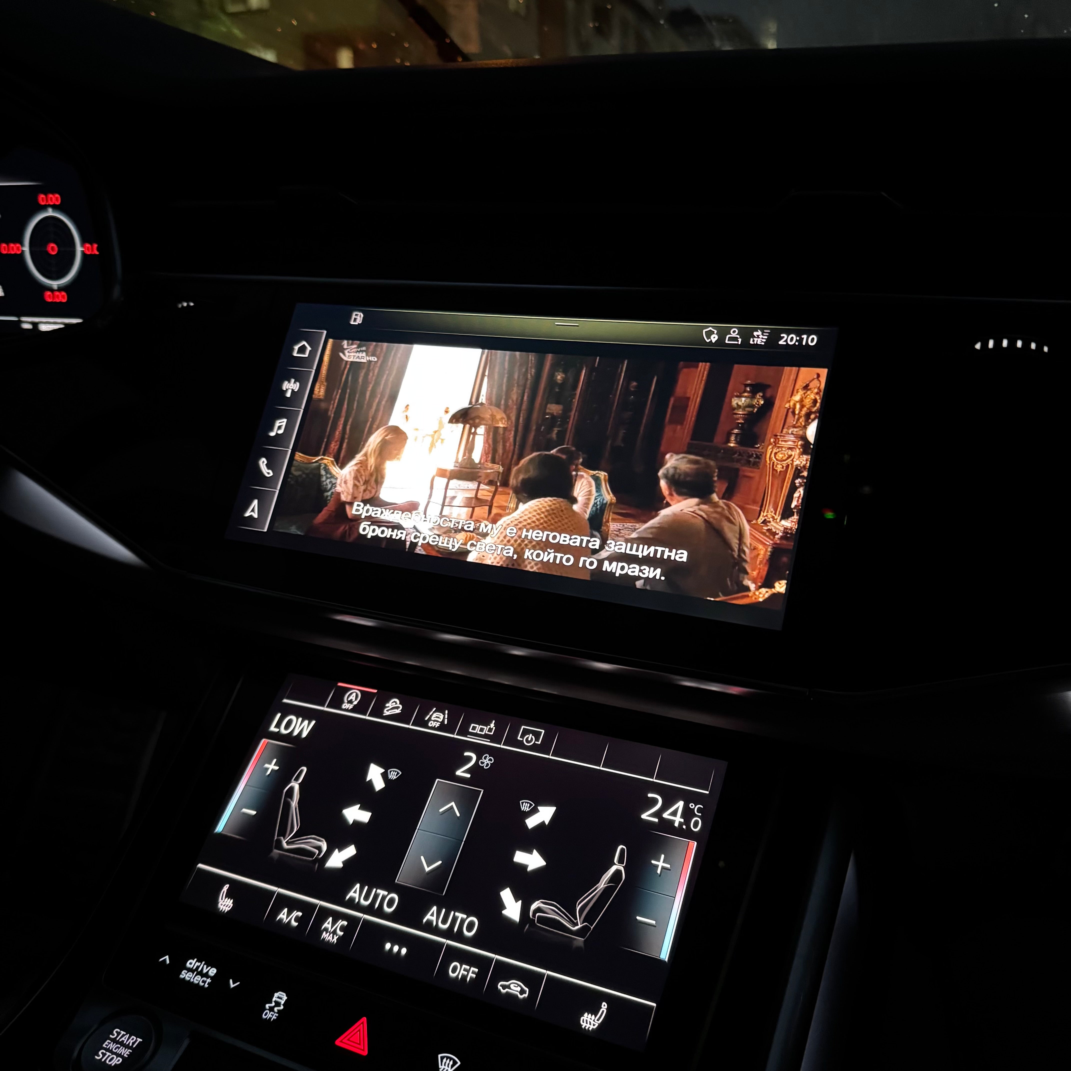 Film, TV e YouTube in auto, Adattatore Auto CarPlay e Android 5C1