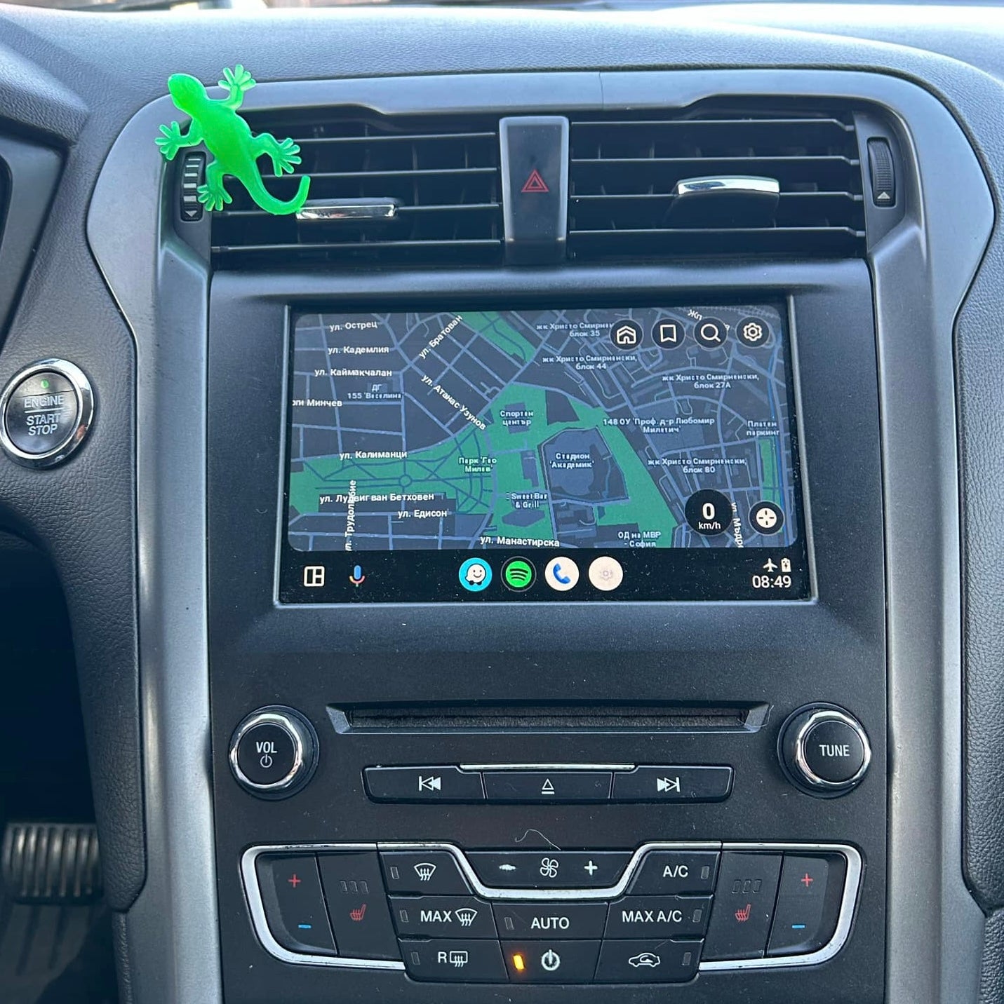 Bluetooth адаптер за Android Auto и Apple CarPlay